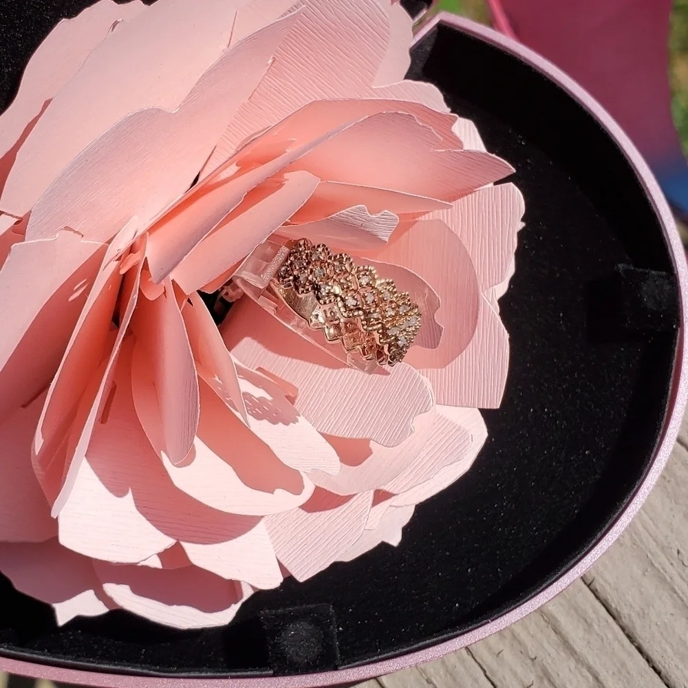 Blooming Rose Half Heart Gift Box Velvet Lining